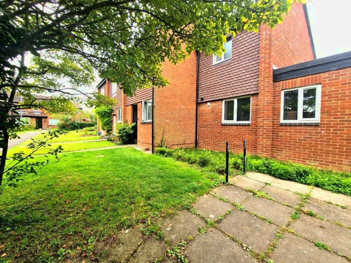 1 Bedroom Terraced House To Rent In Craiglands, St. Albans, Hertfordshire, AL4