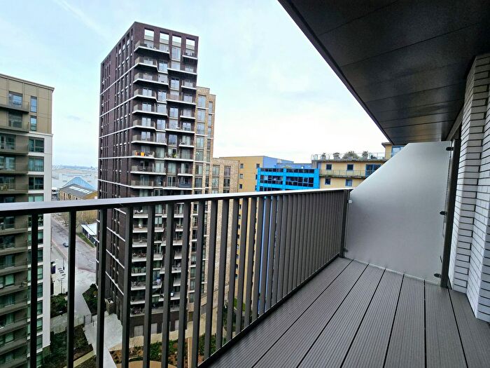 1 Bedroom Flat To Rent In Ellipse House, Eden Place, Custom House, E16