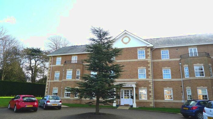 3 Bedroom Flat To Rent In Little Aston Hall Drive, Little Aston, Sutton Coldfield, B74