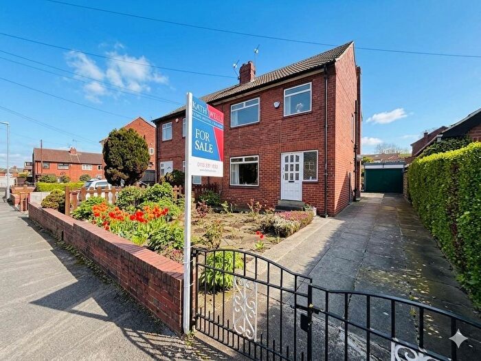 3 Bedroom Semi Detached House For Sale In Kirkdale Gardens, Leeds, LS12
