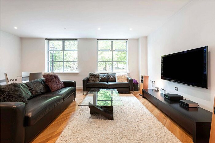2 Bedroom Flat For Sale In St Pauls Square, Birmingham, B3