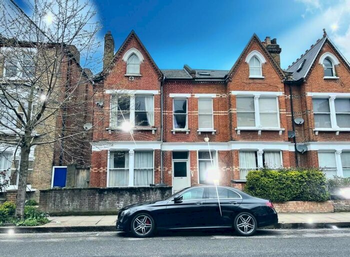 3 Bedroom Semi-Detached House To Rent In Fairbridge Road, London, N19