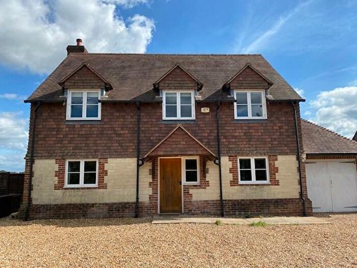 4 Bedroom Detached House To Rent In Bramshott Cottage, GU31