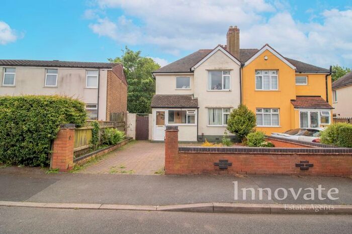 3 Bedroom Semi-Detached House To Rent In Smithfield Road, Bloxwich, Walsall, WS3
