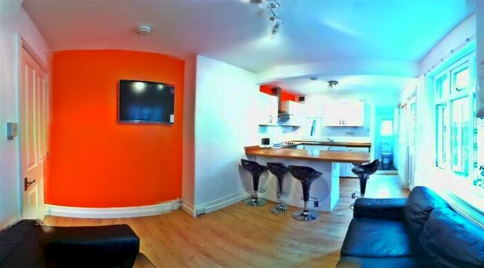 6 Bedroom Terraced House To Rent In Old Tiverton Road, Exeter, EX4