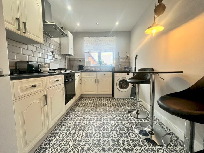2 Bedroom Detached Bungalow To Rent In Heron Holt, Broughton, Brigg, DN20