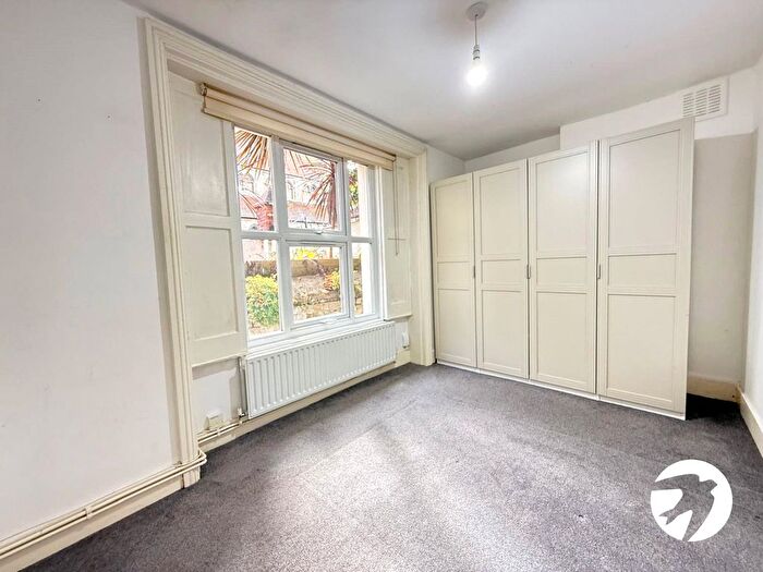 2 Bedroom Flat For Sale In Cressingham Road, London, SE13