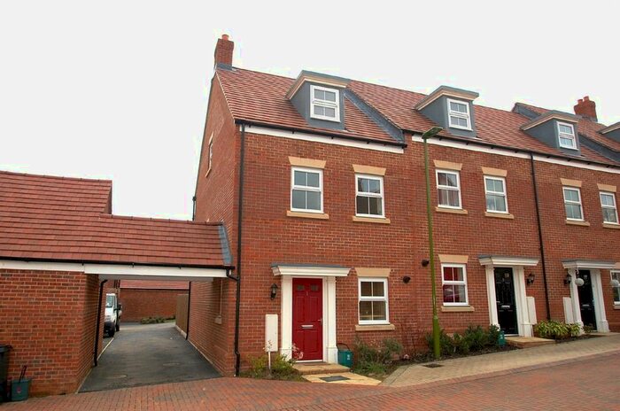 3 Bedroom End Of Terrace House To Rent In Bunting Close, Hemel Hempstead, HP3
