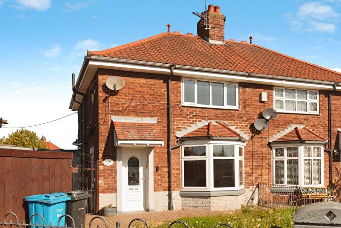 2 Bedroom Semi-Detached House For Sale In St Avenue, Hull, HU6
