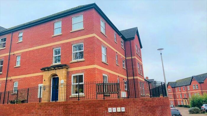 3 Bedroom Flat To Rent In Popham Close, Tiverton EX16