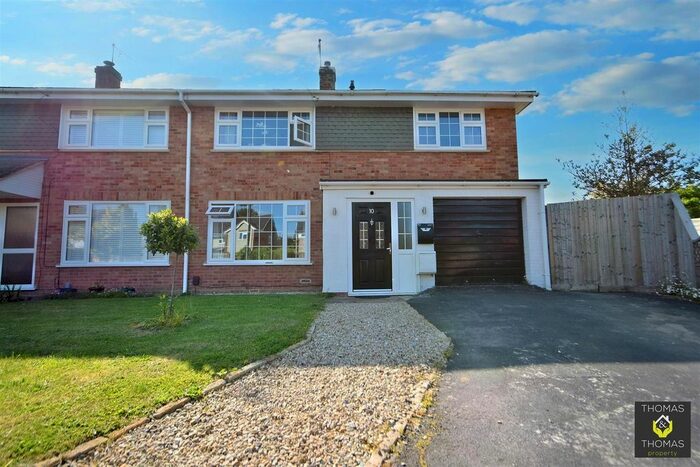 3 Bedroom Semi-Detached House To Rent In Kevin Close, Barnwood, Gloucester, GL4