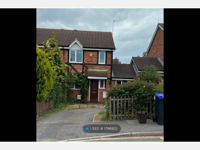3 Bedroom Semi-Detached House To Rent In Wilmot Road, Burnham, SL1