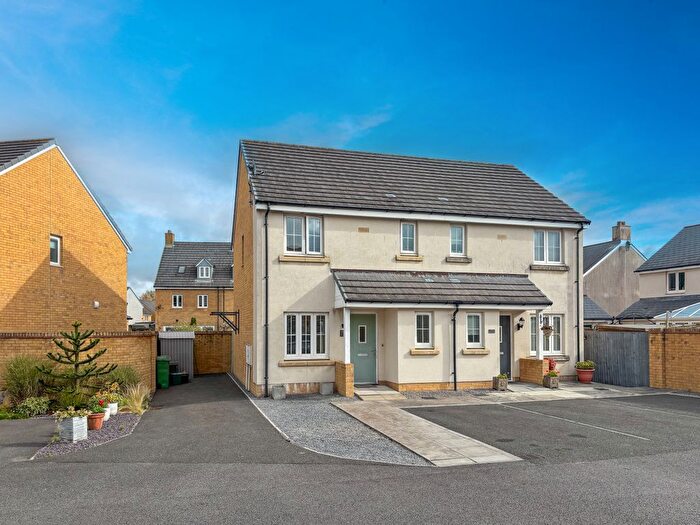 3 Bedroom Semi-Detached House For Sale In Rhes Brickyard Row, Llanelli, SA15