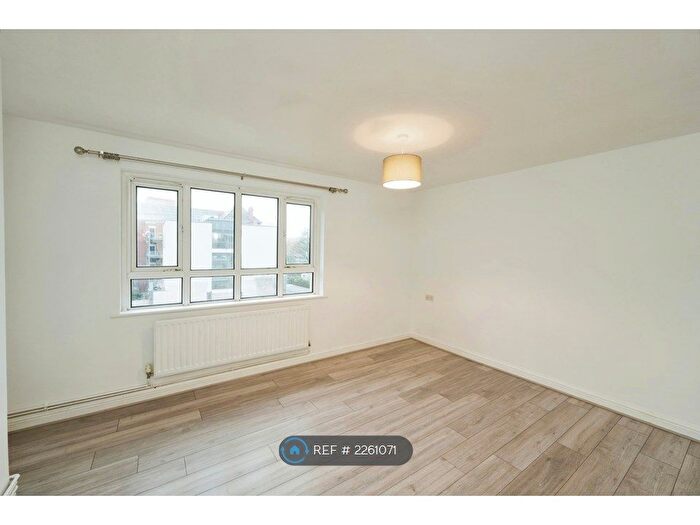 2 Bedroom Flat To Rent In Elton House, Bristol, BS2