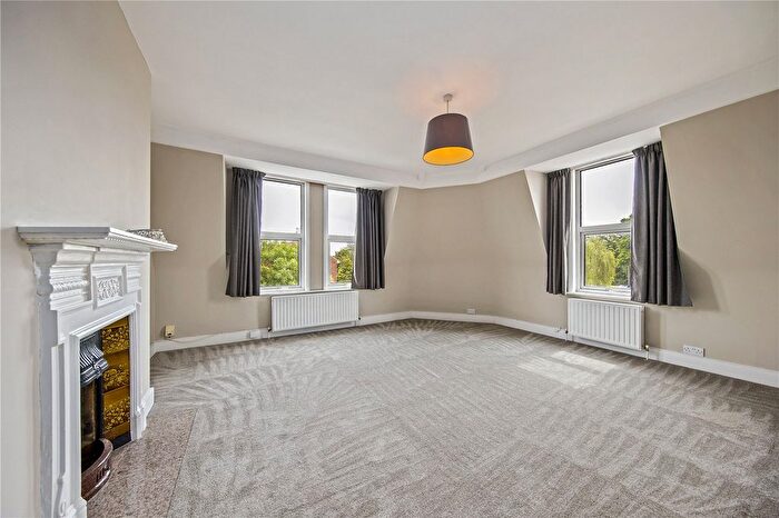 2 Bedroom Flat For Sale In St. Margarets Road, St Margarets, TW1