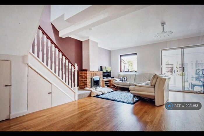 5 Bedroom Semi Detached House To Rent In Eden Road, London, South Croydon, CR0