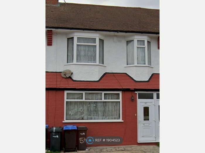 3 Bedroom Terraced House To Rent In Mitchell Road, London, N13