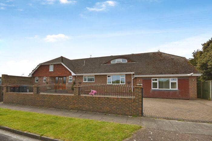 6 Bedroom Detached Bungalow For Sale In Rutland Avenue, Margate, Kent, CT9