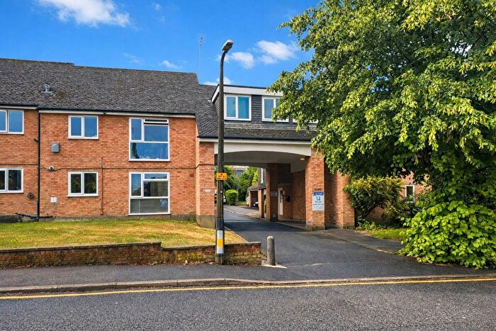 2 Bedroom Flat For Sale In Junction Road, Brentwood, CM14