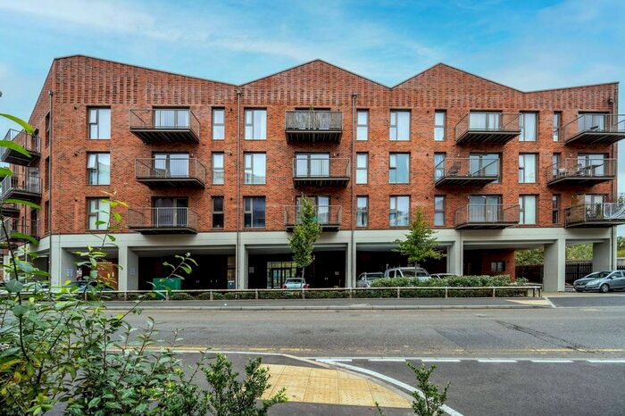 1 Bedroom Flat To Rent In Wey Corner, Guildford, Guildford, GU1