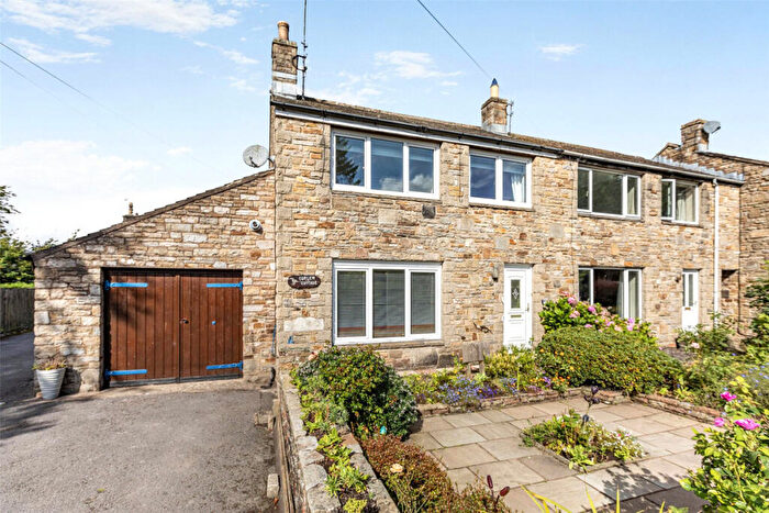 2 Bedroom End Of Terrace House For Sale In Hardrow Road, Hawes, DL8