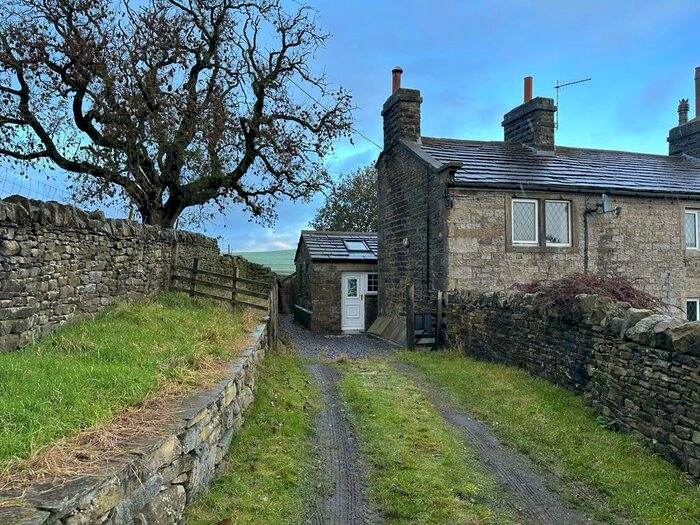 2 Bedroom Barn Conversion To Rent In Cringles Lane, Silsden, BD20
