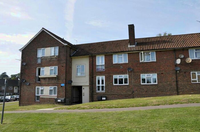 2 Bedroom Flat To Rent In Aston Way, Potters Bar, EN6