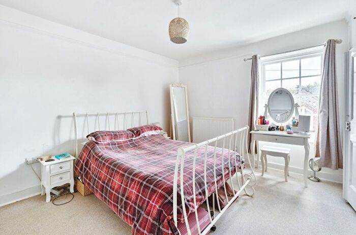 2 Bedroom Cottage For Sale In Church Road, Westbourne, PO10