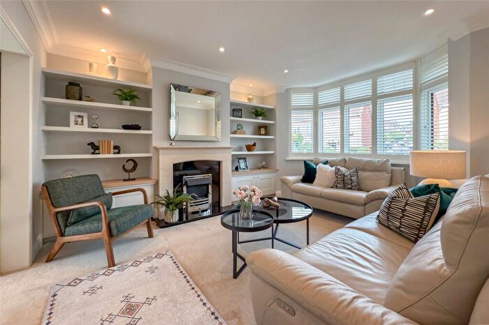 4 Bedroom Detached House For Sale In Waverley Road, St. Albans, Hertfordshire, AL3