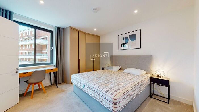 3 Bedroom Flat To Rent In Cremer Street, Haggerston, London, E2