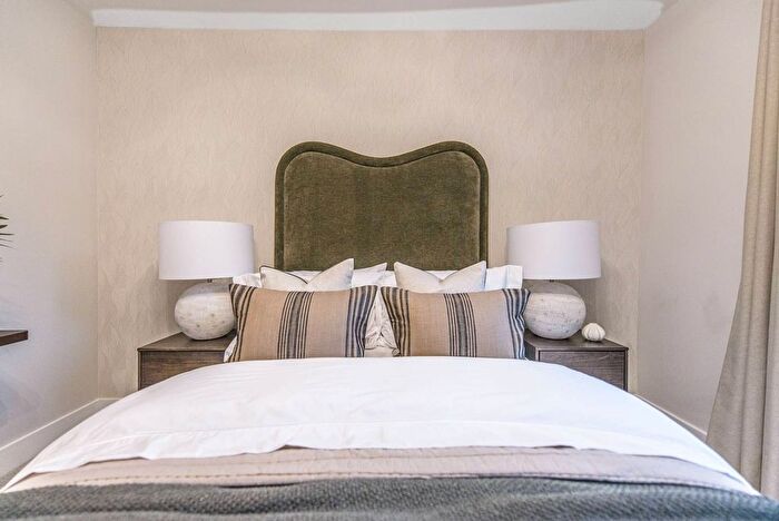 1 Bedroom Flat For Sale In Colindale Gardens, Colindale, NW9