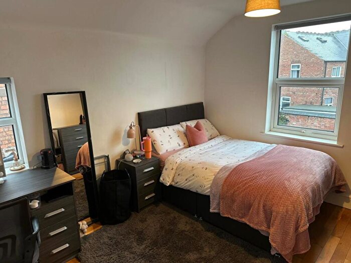 6 Bedroom Semi-Detached House To Rent In **£pppw Excl Bills - Radcliffe Road, West Bridgford, NG2