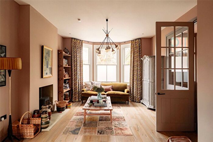 4 Bedroom Semi Detached House For Sale In Kingsbridge Road, North Kensington, London, W10