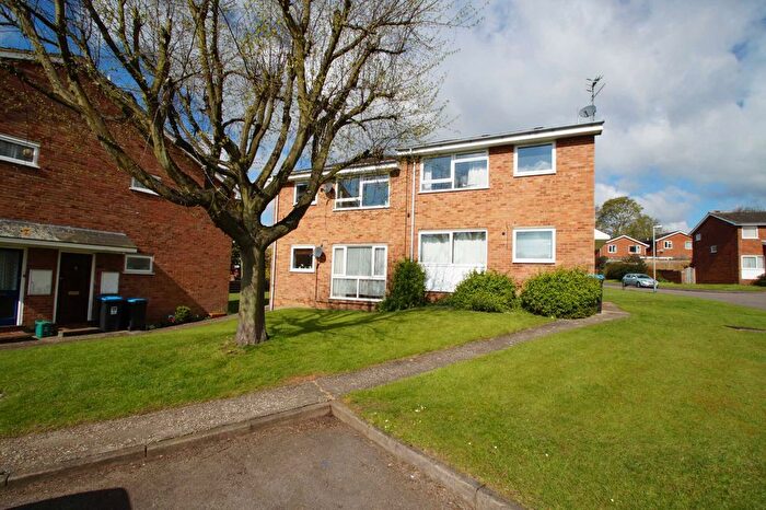 2 Bedroom Flat To Rent In Chiltern Park Avenue, Berkhamsted, Hertfordshire, HP4