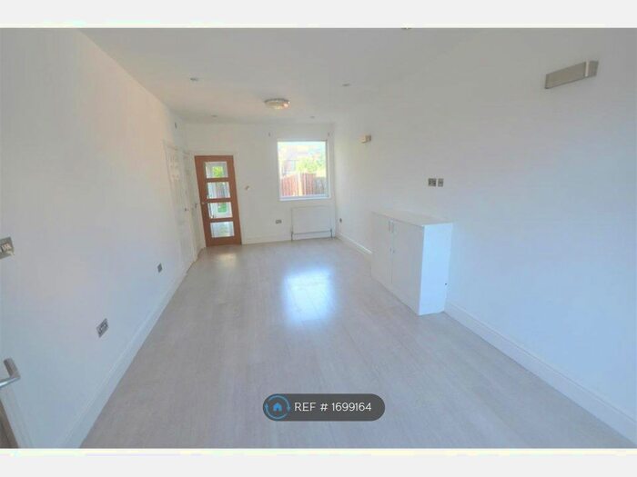 2 Bedroom Terraced House To Rent In Inglehurst Gardens, Ilford, IG4