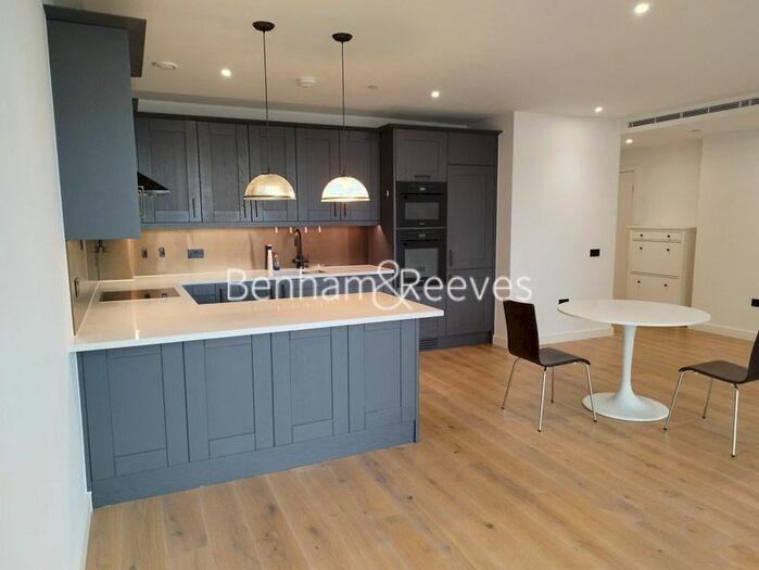 3 Bedroom Flat To Rent In Emery Way, Wapping, E1W