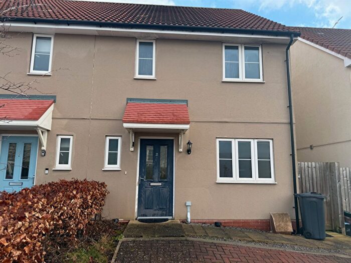 3 Bedroom Semi-Detached House For Sale In Vedelers Close, Wincanton, BA9