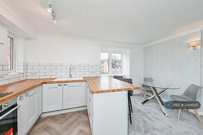 2 Bedroom Flat To Rent In Riverway Court, Norwich, NR1