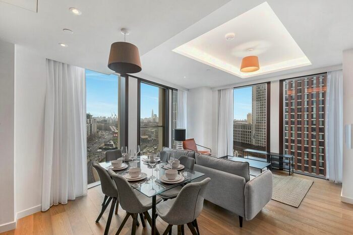 3 Bedroom Flat To Rent In Carnation Way, London, SW8