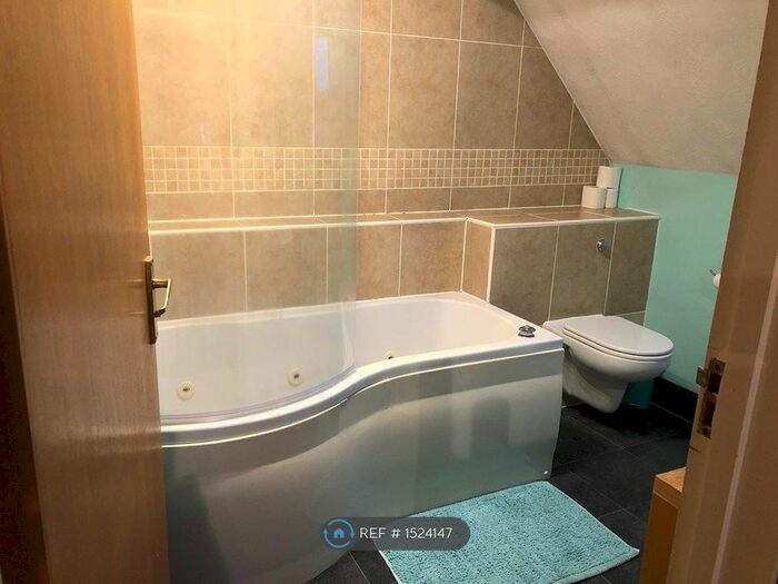 1 Bedroom Flat To Rent In Crawley, Crawley, RH10