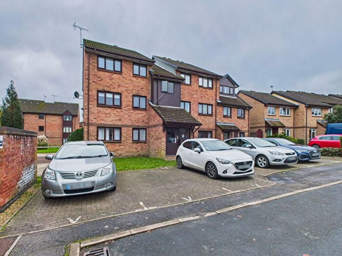 2 Bedroom Flat For Sale In Manor Fields, Horsham, West Sussex., RH13