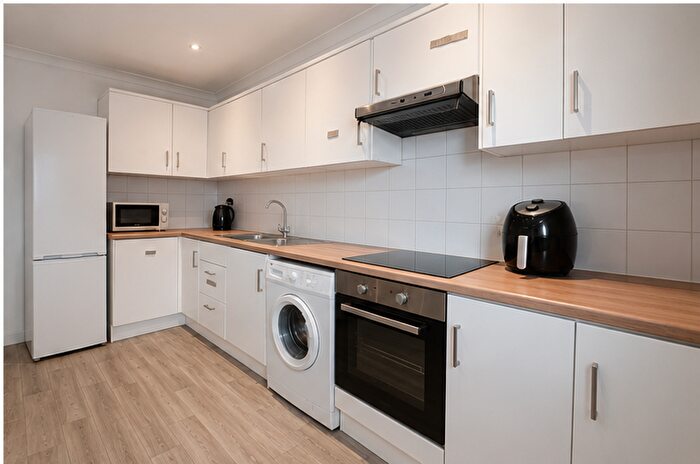 5 Bedroom Semi-Detached House To Rent In High Street, Egham, TW20