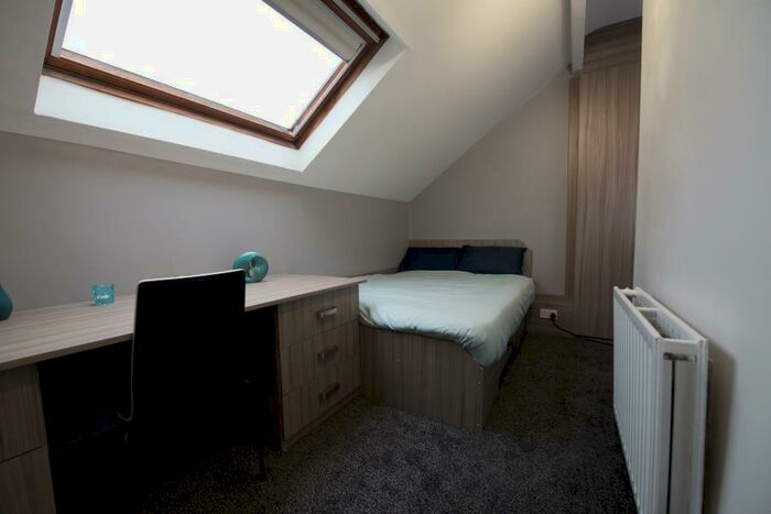 4 Bedroom Terraced House To Rent In Hessle View, Hyde Park, Leeds, LS6