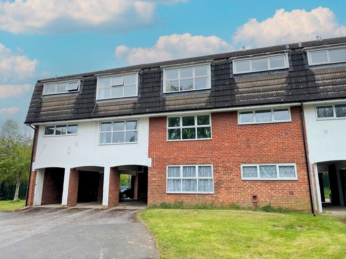 2 Bedroom Flat To Rent In Grasmere Way, Leighton Buzzard, LU7
