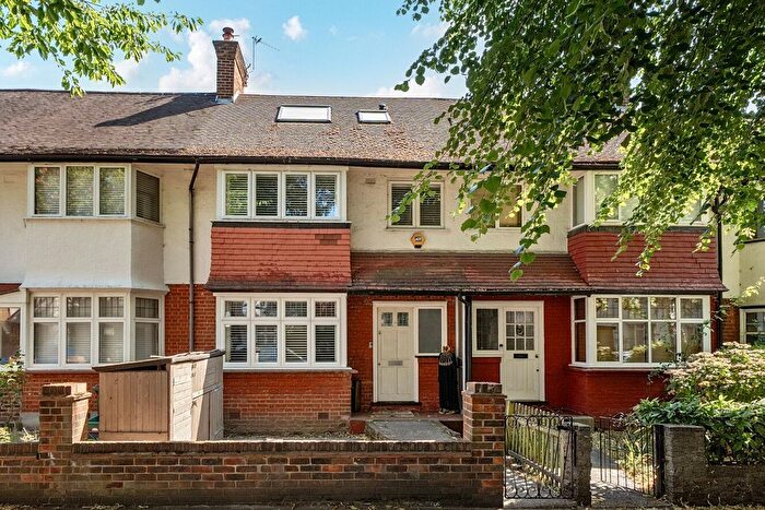 4 Bedroom Terraced House For Sale In Park Drive, Acton, London, W3