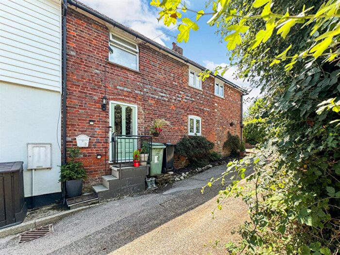 1 Bedroom House For Sale In Kettle Lane, East Farleigh, Maidstone, ME15