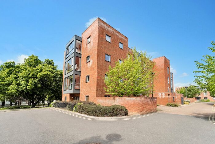 2 Bedroom Flat For Sale In Fowler Way, Uxbridge, UB10