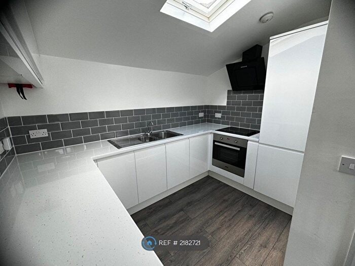 1 Bedroom Flat To Rent In Concord Way, Dukinfield, SK16