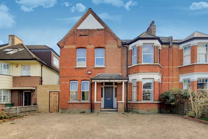 2 Bedroom Property To Rent In Chestnut Road, West Norwood, SE27