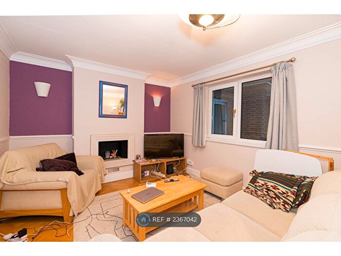 3 Bedroom Flat To Rent In Highbury New Park, London, N5